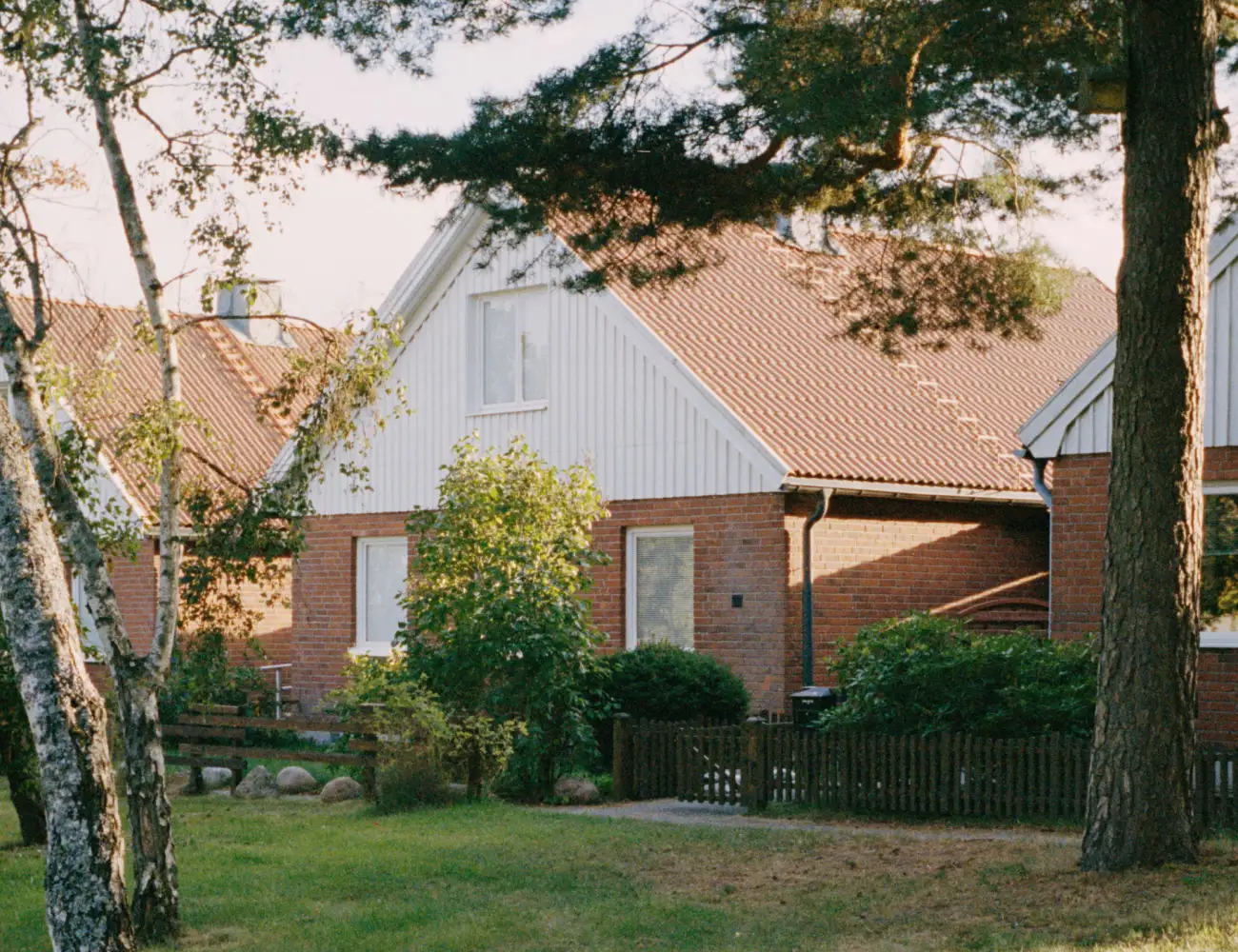 Villor bredvid varandra.