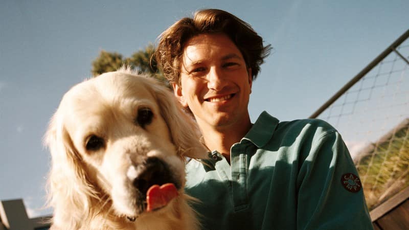 Lucas Carlsén och hunden Ragnar.